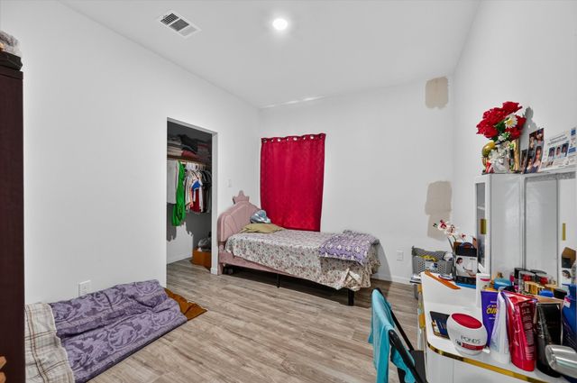 1938 El Paso Street, Grand Prairie, TX 75051