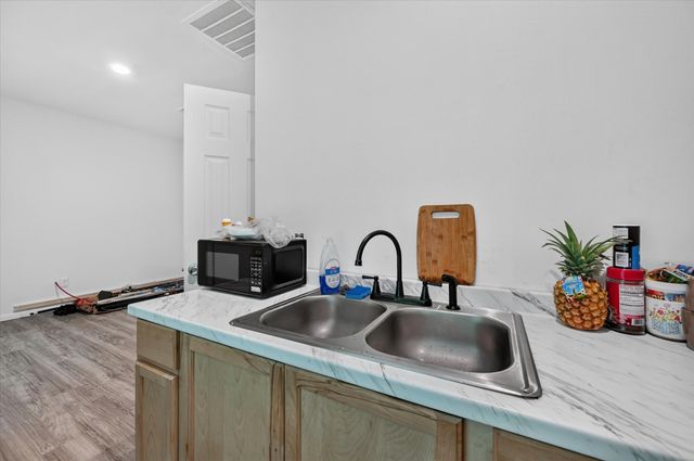 1938 El Paso Street, Grand Prairie, TX 75051