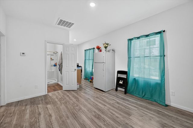 1938 El Paso Street, Grand Prairie, TX 75051