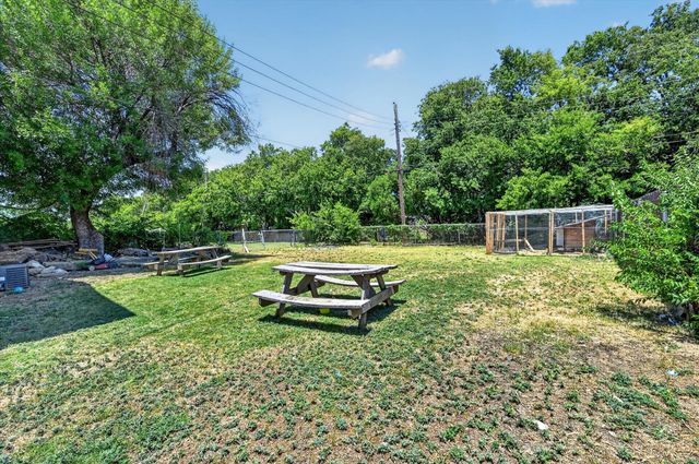 1938 El Paso Street, Grand Prairie, TX 75051