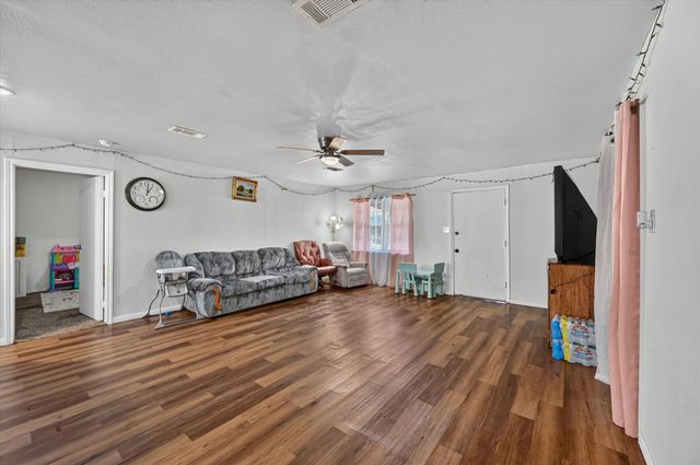 1938 El Paso Street, Grand Prairie, TX 75051