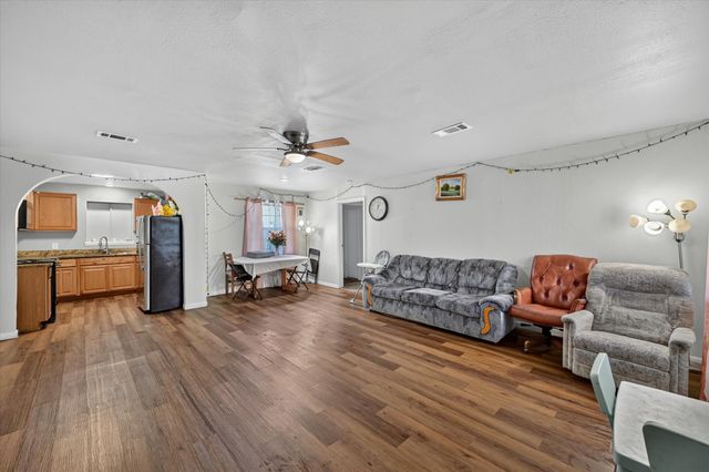 1938 El Paso Street, Grand Prairie, TX 75051