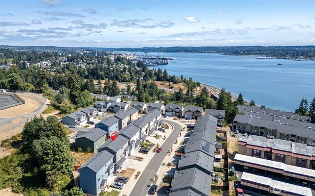 1941 Hardway Lane, Bremerton, WA 98312