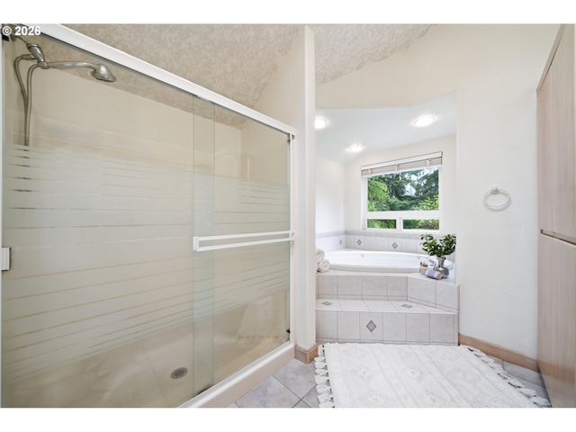 8702 Ne 42ND Ct, Vancouver, WA 98665