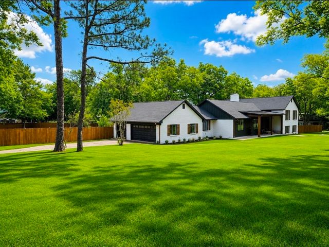 1 River Hills Drive, Denison, TX 75020