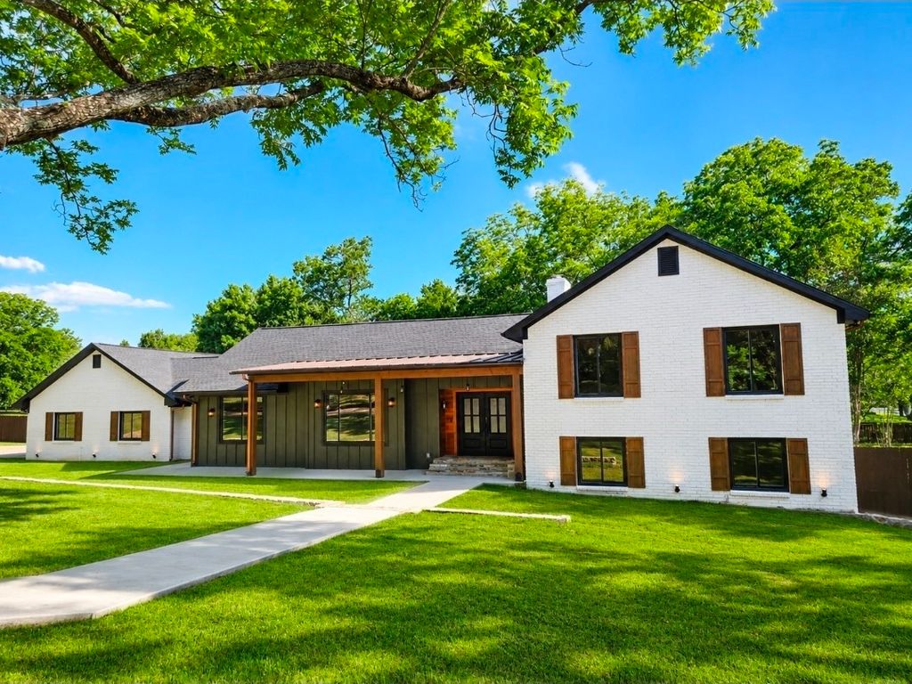 1 River Hills Drive, Denison, TX 75020