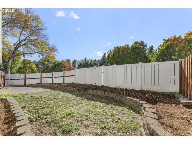 20398 Ne MACKENZIE Ln, Fairview, OR 97024