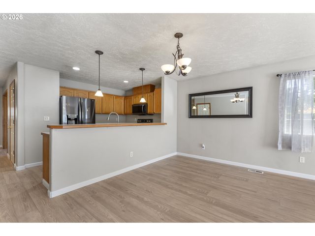 20398 Ne MACKENZIE Ln, Fairview, OR 97024