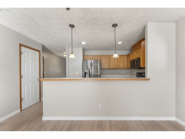 20398 Ne MACKENZIE Ln, Fairview, OR 97024