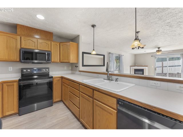 20398 Ne MACKENZIE Ln, Fairview, OR 97024