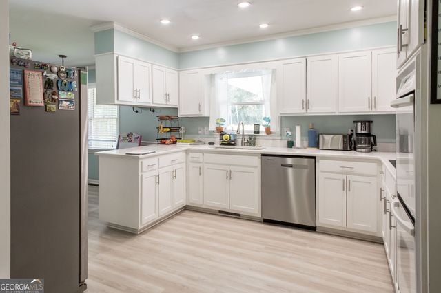 1249 Riverdale Drive, Waycross, GA 31503