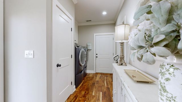 102 Cannonball Ct, Winchester, TN 37398