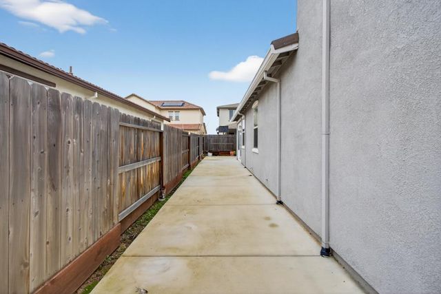 9223 Sweet Acacia Way, Sacramento, CA 95829