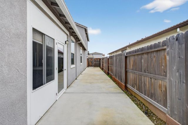 9223 Sweet Acacia Way, Sacramento, CA 95829