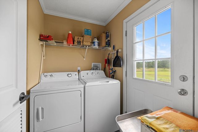 23611 Riley Rd, Pride, LA 70770