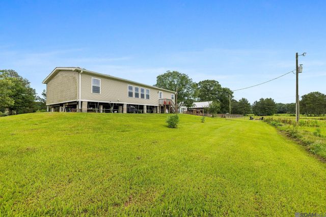 23611 Riley Rd, Pride, LA 70770