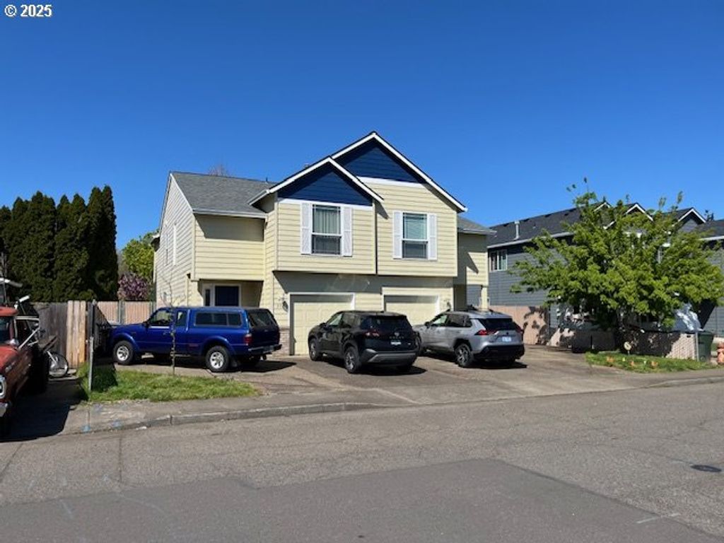 471 S PINE St, Canby, OR 97013