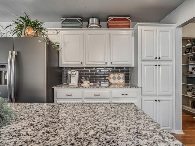 17204 Valley Crest, Edmond, OK 73012