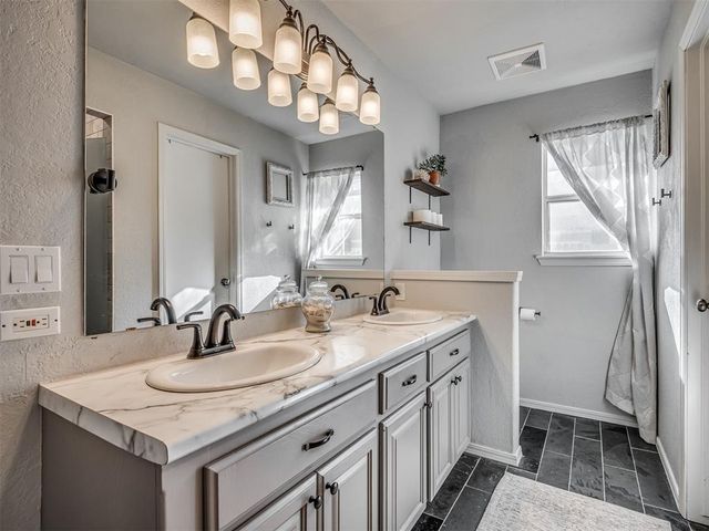 17204 Valley Crest, Edmond, OK 73012