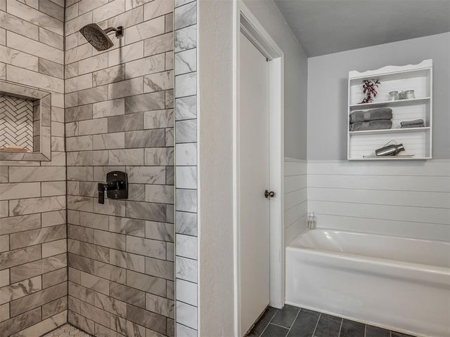 17204 Valley Crest, Edmond, OK 73012