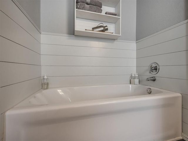 17204 Valley Crest, Edmond, OK 73012