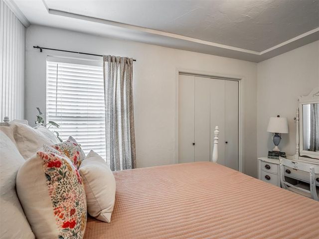 17204 Valley Crest, Edmond, OK 73012