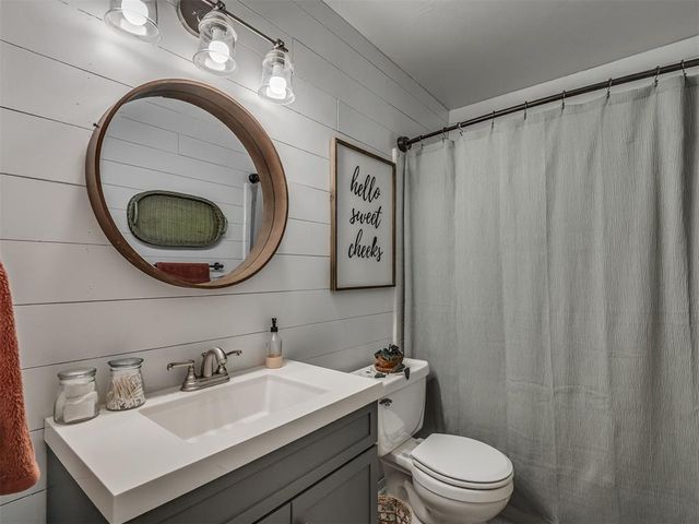 17204 Valley Crest, Edmond, OK 73012