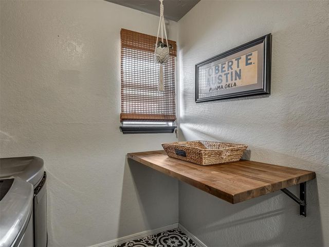 17204 Valley Crest, Edmond, OK 73012