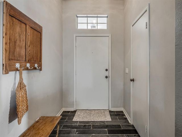 17204 Valley Crest, Edmond, OK 73012