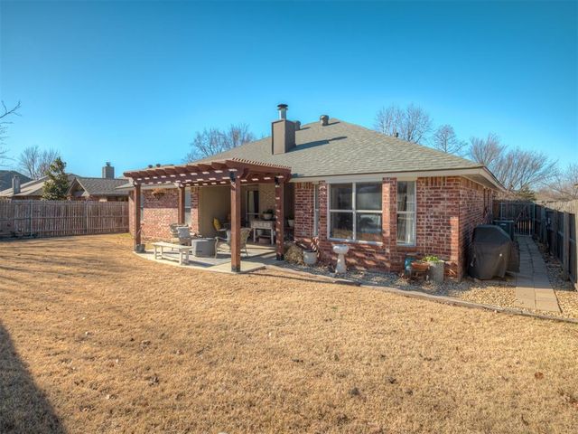 17204 Valley Crest, Edmond, OK 73012
