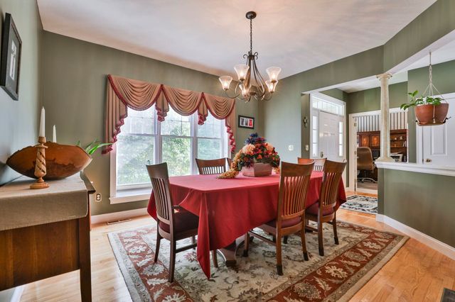 14 Hancock Drive, Bedford, NH 03110