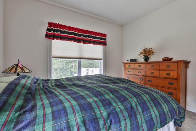 14 Hancock Drive, Bedford, NH 03110