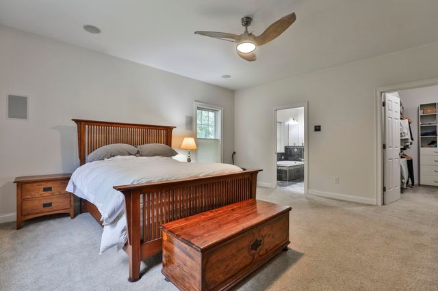 14 Hancock Drive, Bedford, NH 03110