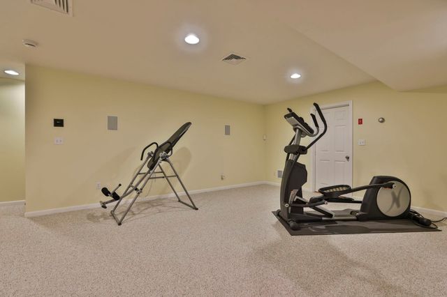 14 Hancock Drive, Bedford, NH 03110