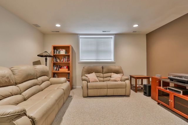 14 Hancock Drive, Bedford, NH 03110