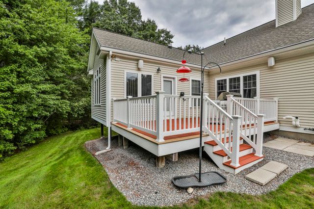 14 Hancock Drive, Bedford, NH 03110