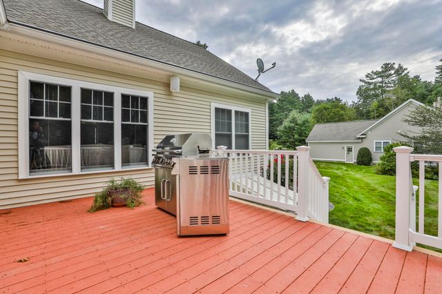 14 Hancock Drive, Bedford, NH 03110