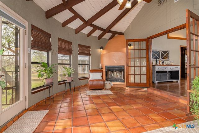 110 Lakeside Drive, Seguin, TX 78155