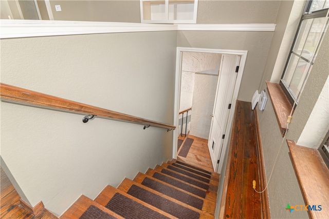 110 Lakeside Drive, Seguin, TX 78155