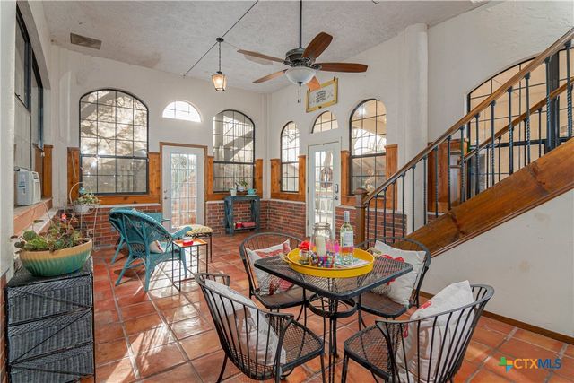 110 Lakeside Drive, Seguin, TX 78155