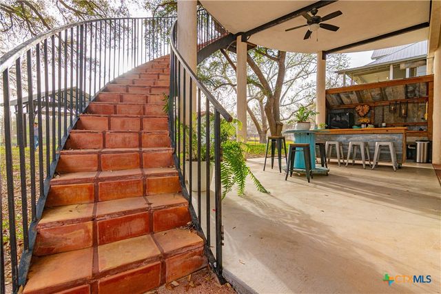 110 Lakeside Drive, Seguin, TX 78155