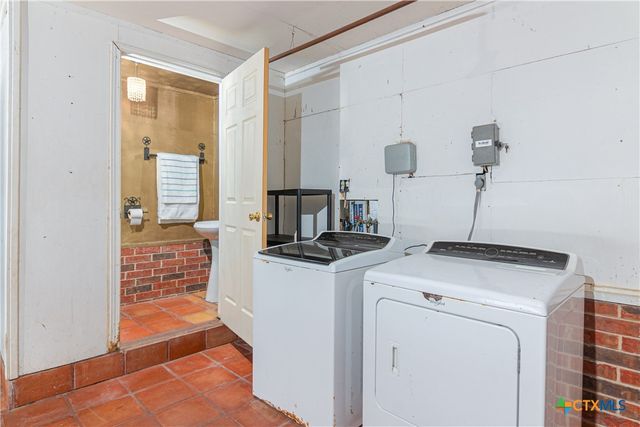 110 Lakeside Drive, Seguin, TX 78155