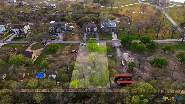 110 Lakeside Drive, Seguin, TX 78155