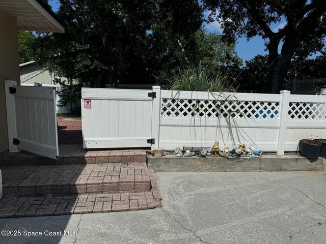 840 Cortland Avenue NW, Palm Bay, FL 32907