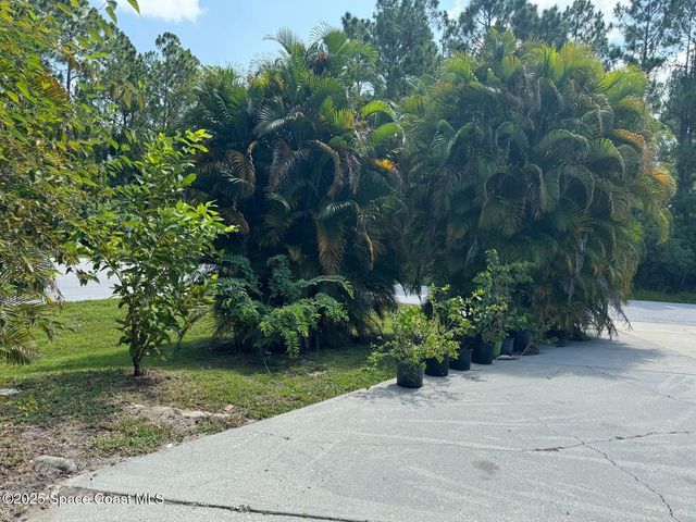 840 Cortland Avenue NW, Palm Bay, FL 32907