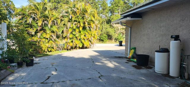 840 Cortland Avenue NW, Palm Bay, FL 32907