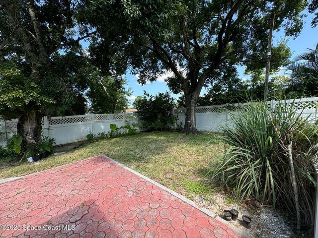840 Cortland Avenue NW, Palm Bay, FL 32907
