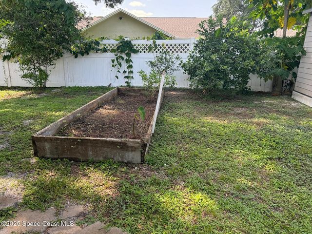 840 Cortland Avenue NW, Palm Bay, FL 32907