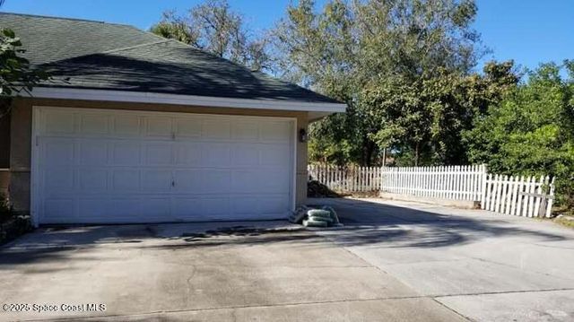 840 Cortland Avenue NW, Palm Bay, FL 32907