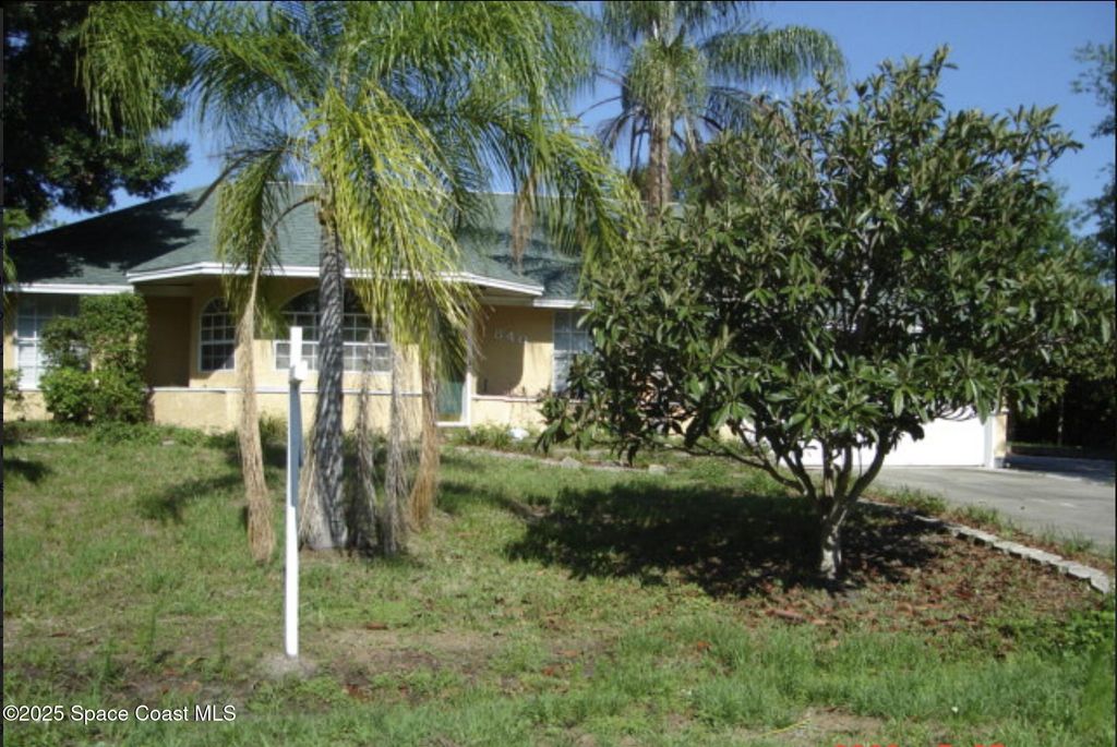 840 Cortland Avenue NW, Palm Bay, FL 32907